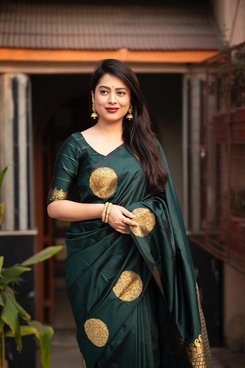 Malishka Jacquard Lichi Silk Dark Green Saree With Unstitched Blouse Piece - Distacart