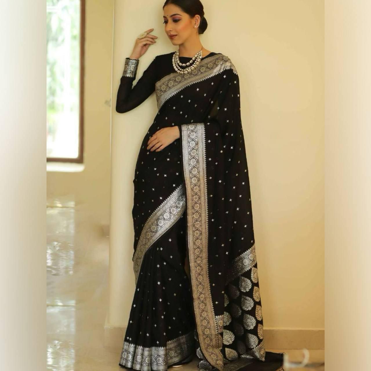 NOZ2TOZ Jacquard Lichi Silk Black Saree With Unstitched Blouse Piece - Distacart