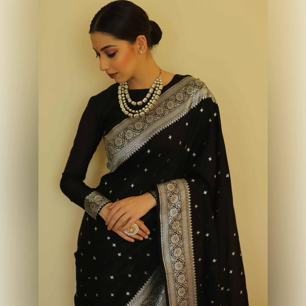 NOZ2TOZ Jacquard Lichi Silk Black Saree With Unstitched Blouse Piece - Distacart