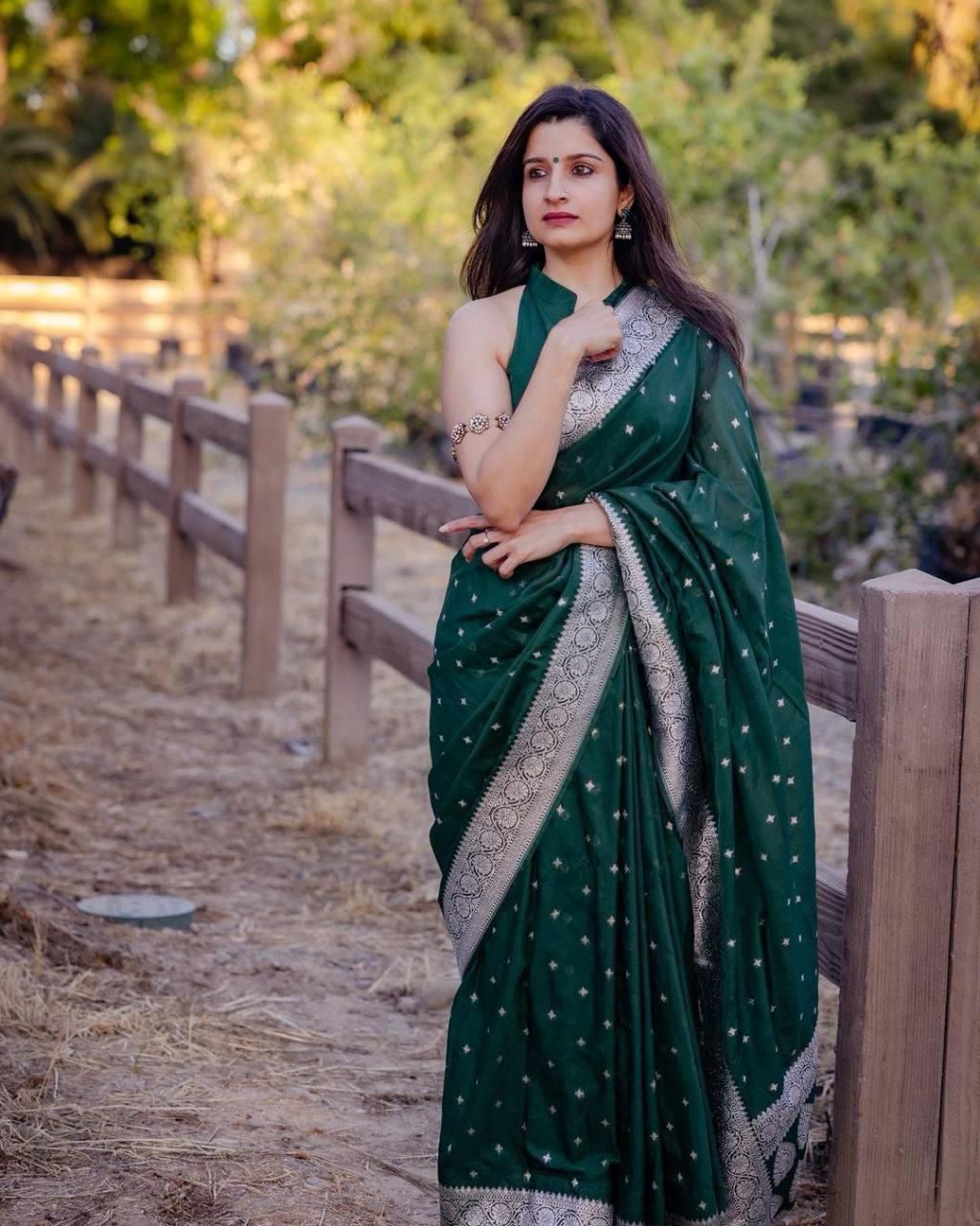 NOZ2TOZ Jacquard Lichi Silk Green Saree With Unstitched Blouse Piece - Distacart