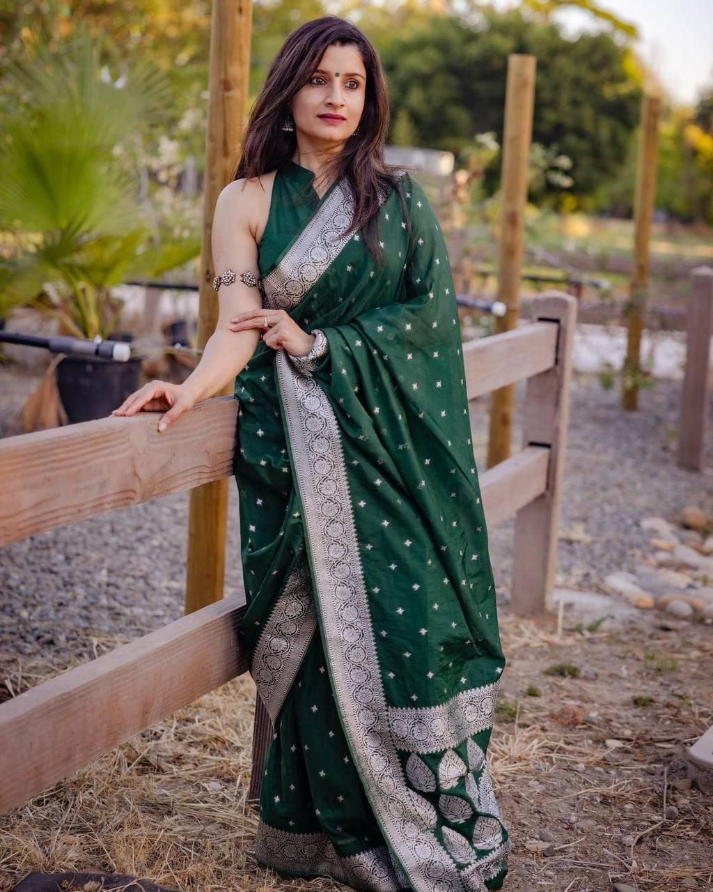 NOZ2TOZ Jacquard Lichi Silk Green Saree With Unstitched Blouse Piece - Distacart