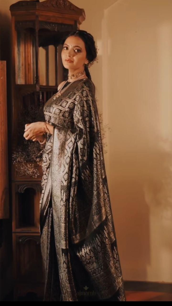 NOZ2TOZ Jacquard Lichi Silk Black Saree With Unstitched Blouse Piece - Distacart