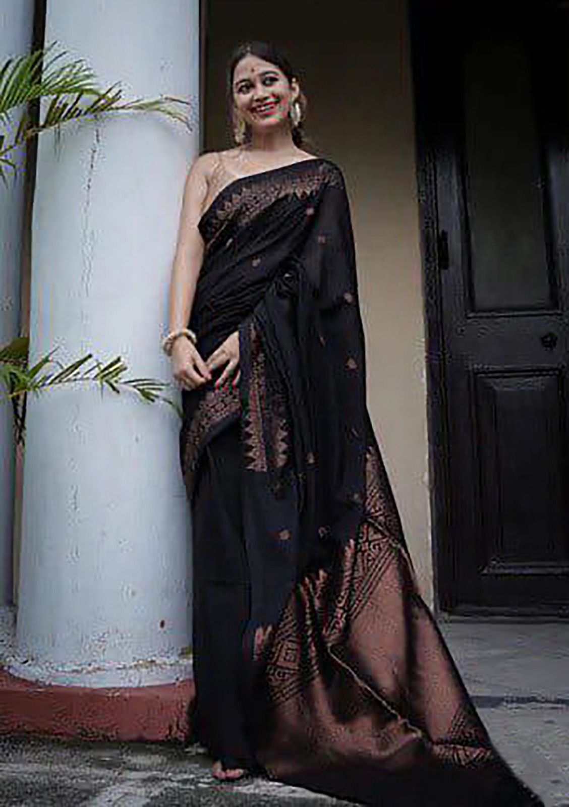 NOZ2TOZ Jacquard Lichi Silk Black Saree With Unstitched Blouse Piece - Distacart