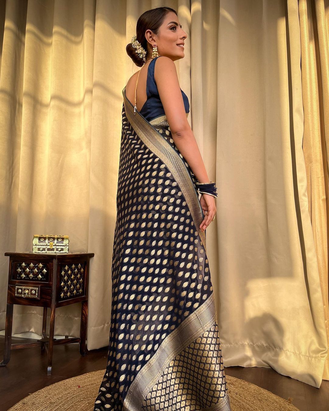 NOZ2TOZ Jacquard Lichi Silk Navy Blue Saree With Unstitched Blouse Piece - Distacart