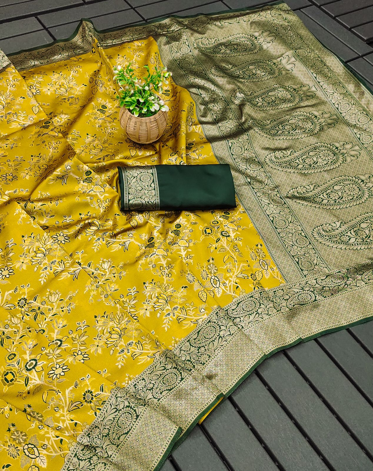 NOZ2TOZ Jacquard Lichi Silk Yellow Saree With Unstitched Blouse Piece - Distacart