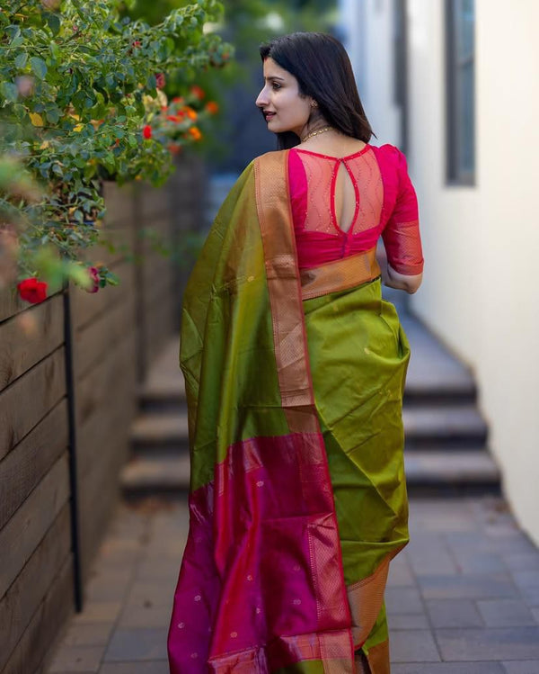 Malishka Jacquard Lichi Silk Green Saree With Unstitched Blouse Piece - Distacart
