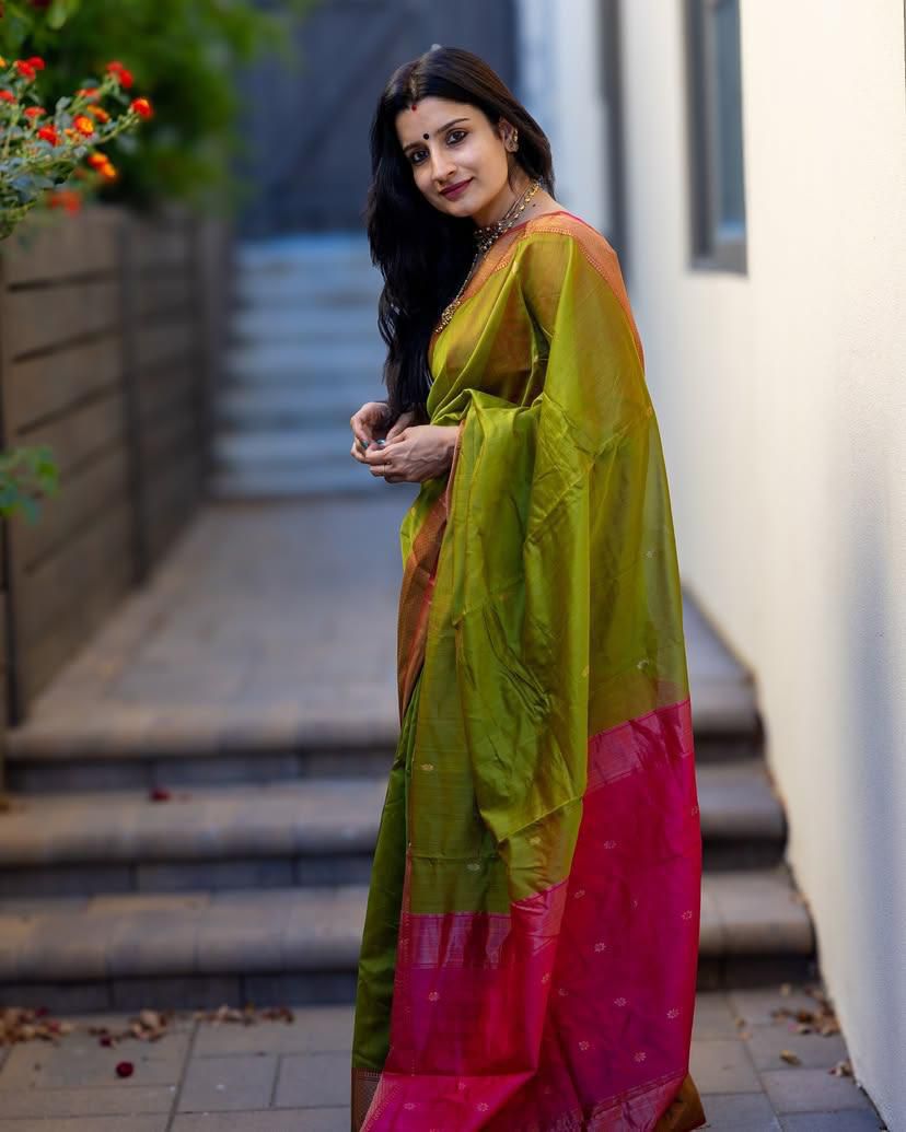 Malishka Jacquard Lichi Silk Green Saree With Unstitched Blouse Piece - Distacart
