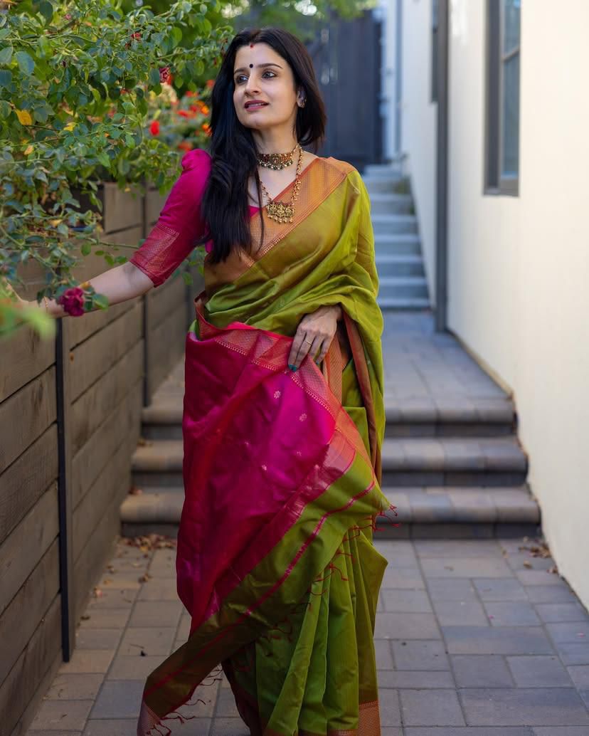 Malishka Jacquard Lichi Silk Green Saree With Unstitched Blouse Piece - Distacart