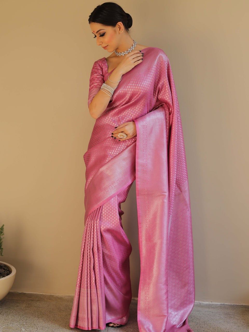 NOZ2TOZ Jacquard Lichi Silk Pink Saree With Unstitched Blouse Piece - Distacart