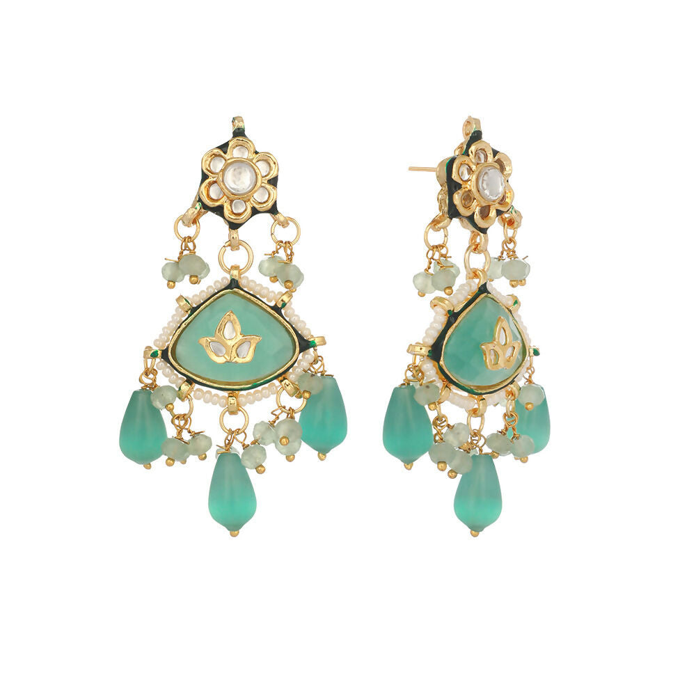 Nuyug 22K Gold Plated Lush Green Maang Tikka & Earrings Set