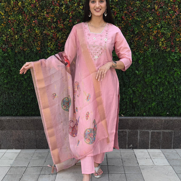 Vedant Vastram Kurta Pant Set With Dupatta Having Beautiful Handwork - Light Pink - Distacart