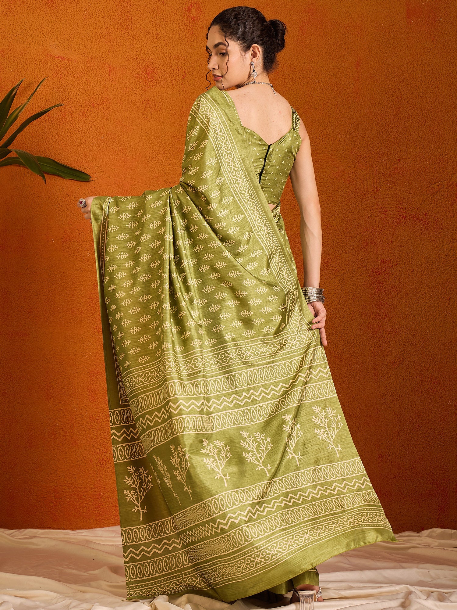 NOZ2TOZ Women's Cotton Blend Light Green Printed Designer Saree With Blouse Piece - Distacart