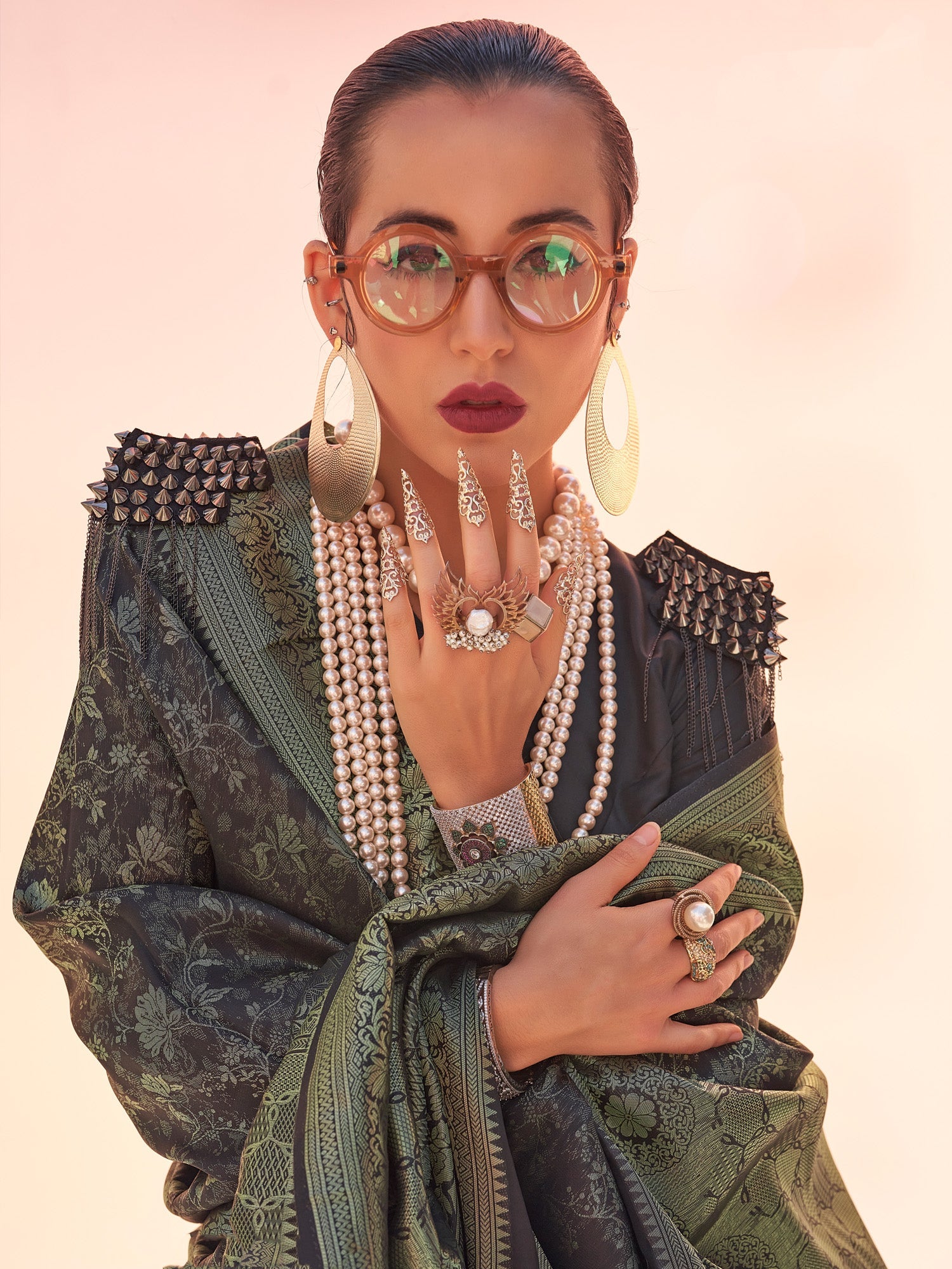 NOZ2TOZ Women's Kanjeevaram Silk Black Woven Design Designer Saree With Blouse Piece - Distacart