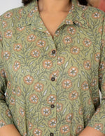 Thumbnail for Kaajh Women's Green Floral Printed Plus Size Cotton Kurta - Distacart