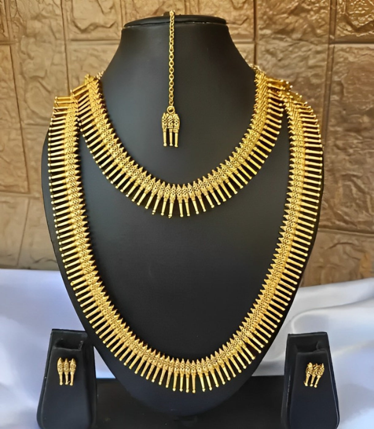 Jewel City Exquisite Gold Spike Necklace Set - Traditional Kerala Style Jewelry Collection