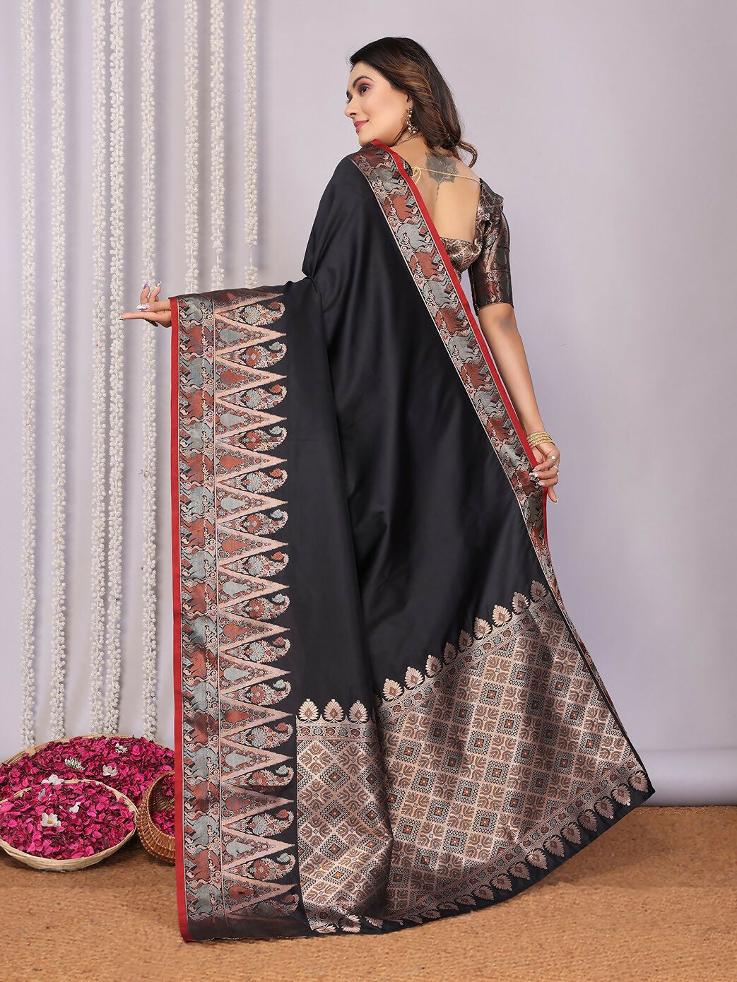 Joban Fashion Banarasi Black Jacquard Woven Soft Silk Saree