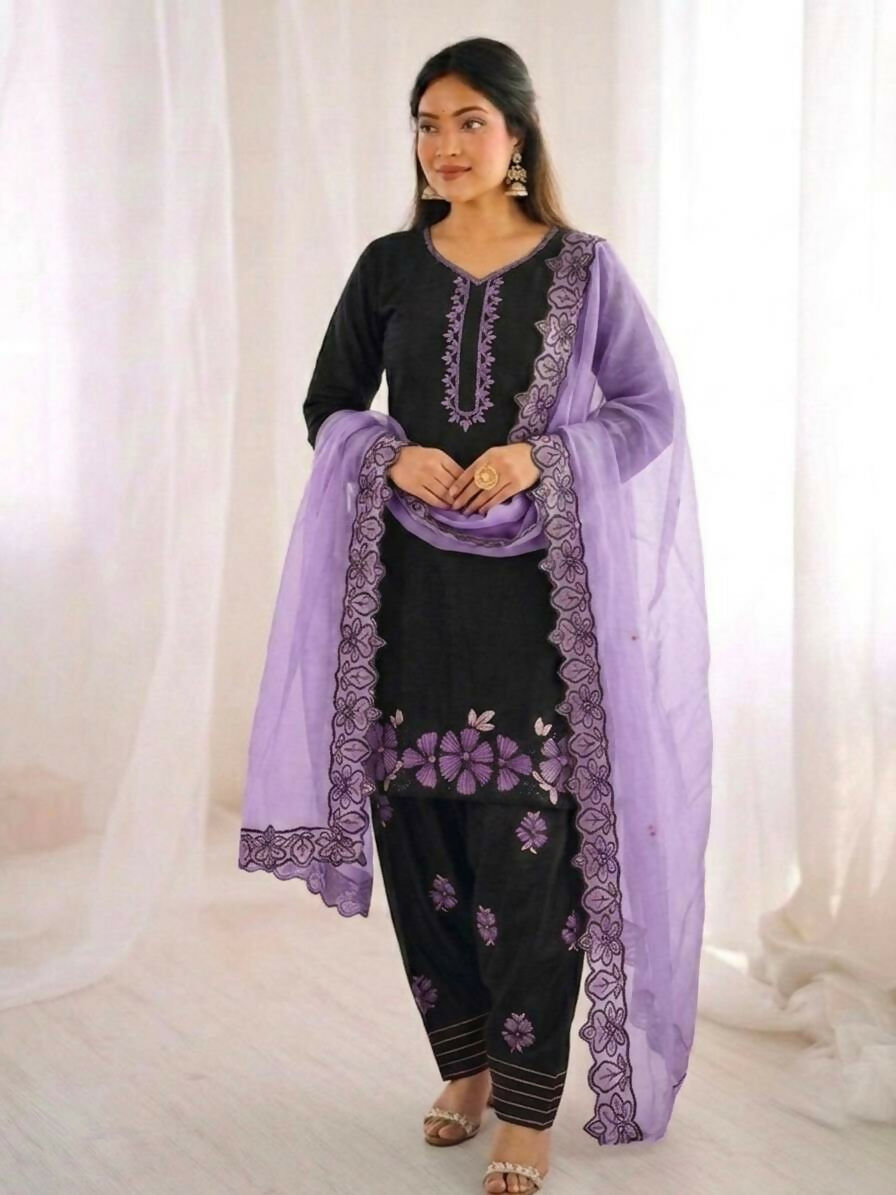 Teeya Creation Women'S Fancy Stylish Heavy Embroidery Sequence Work With Rivet Moti Work Kurta Set - Dista