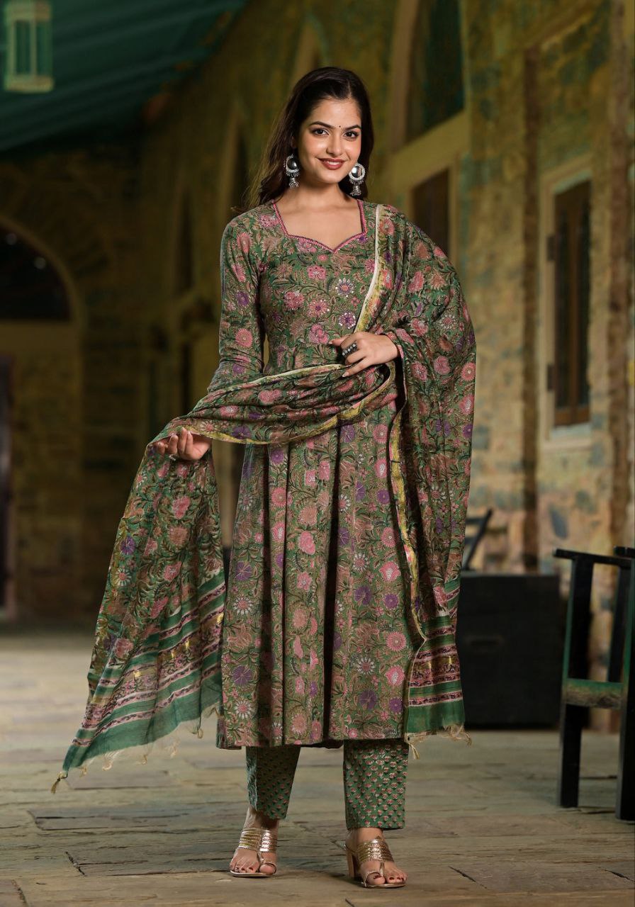 NOZ2TOZ Women's Floral Printed Knee Length Flared Rayon Kurti And Pant Set With Printed Dupatta - Green - Distacart