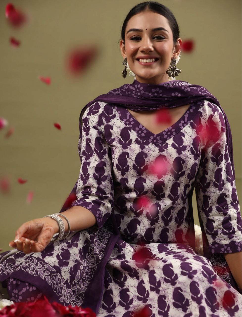 NOZ2TOZ Women's Floral Printed Knee Length 3/4 Sleeves Kurti And Pant Set With Printed Cotton Dupatta - Purple - Distacart