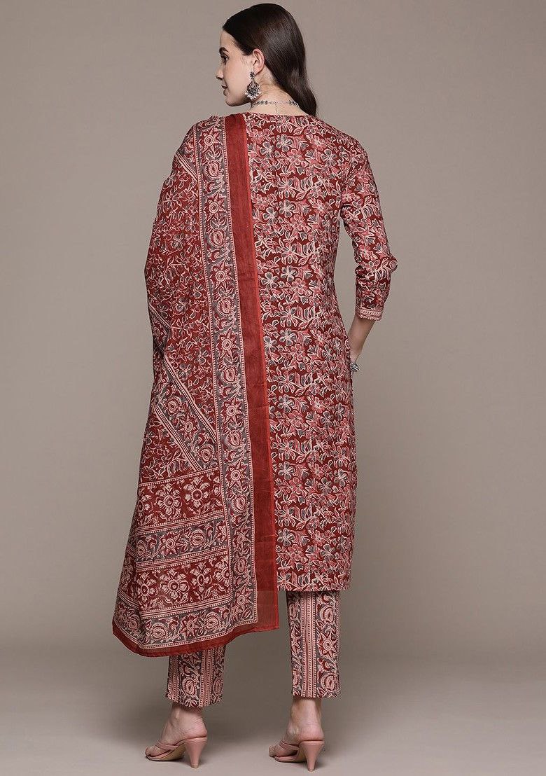 NOZ2TOZ Women Floral Printed Knee Length V Neck Kurti And Pant Set With Printed Dupatta - Maroon - Distacart