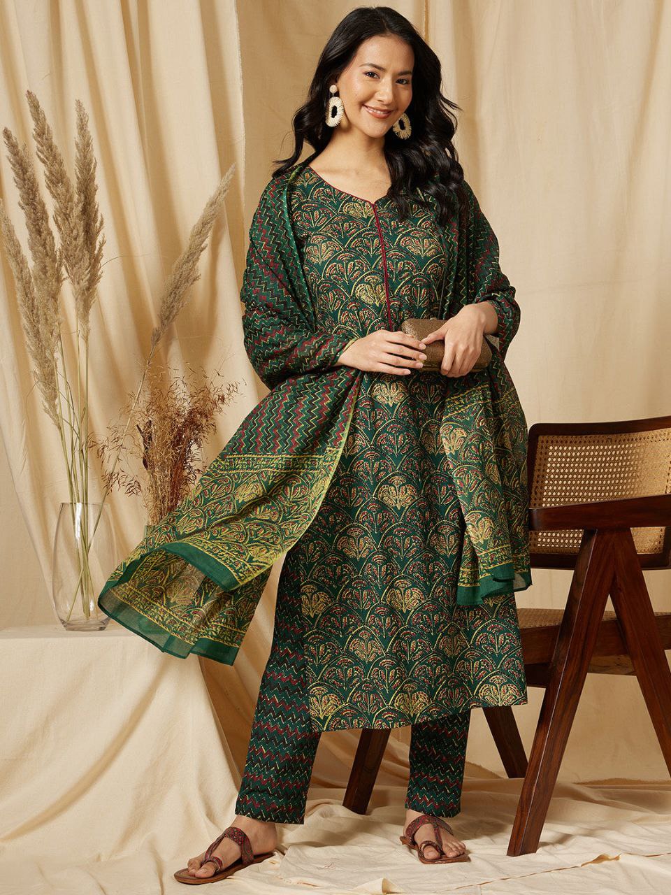NOZ2TOZ Floral Printed Kurti And Pant Set With Printed Dupatta For Women - Green - Distacart