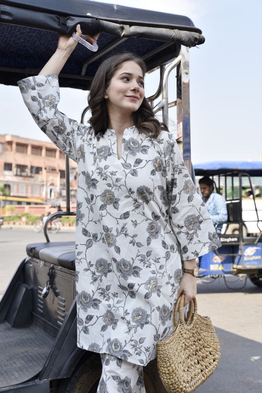 NOZ2TOZ Women's Floral Printed Knee Length V Neck Rayon Kurti And Pant Set - White - Distacart