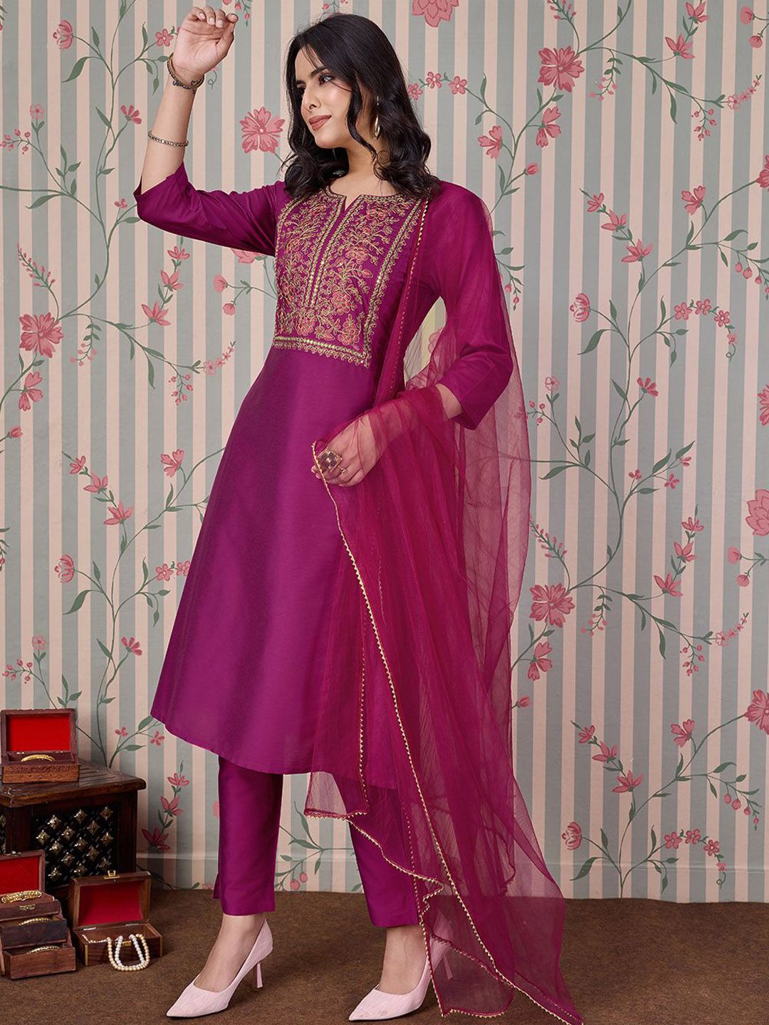 Ode by House of Pataudi Pink Ethnic Motifs Embroidered Zari Kurta With Trousers & Dupatta - Distacart