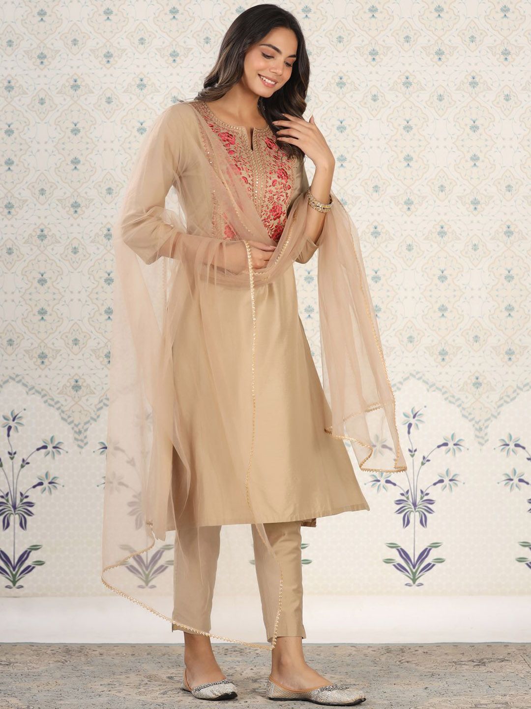 Ode by House of Pataudi Floral Yoke Design Sequinned Kurta with Trousers & Dupatta - Distacart