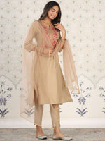 Thumbnail for Ode by House of Pataudi Floral Yoke Design Sequinned Kurta with Trousers & Dupatta - Distacart