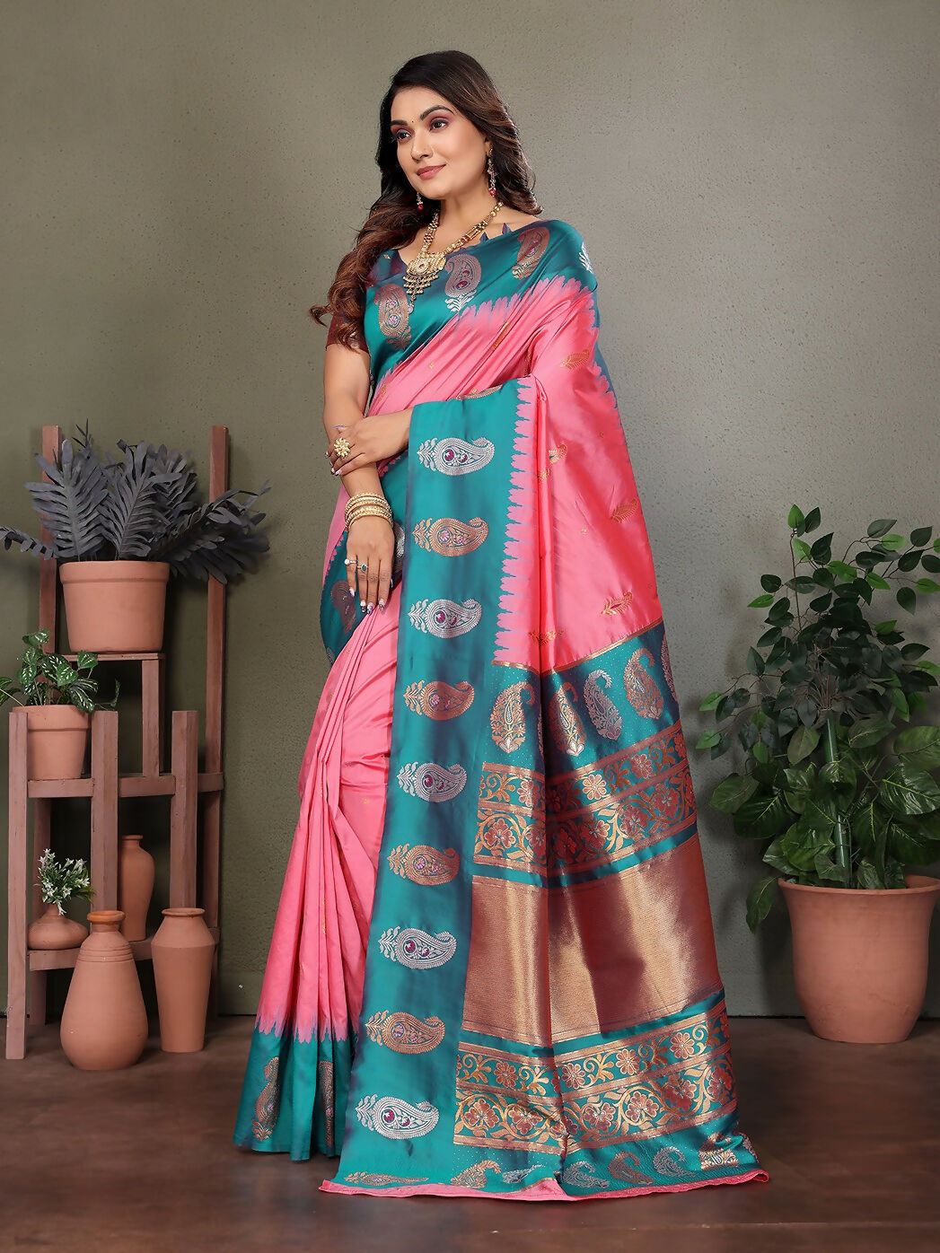 Joban Fashion Banarasi Baby Pink Butti Soft Silk Saree