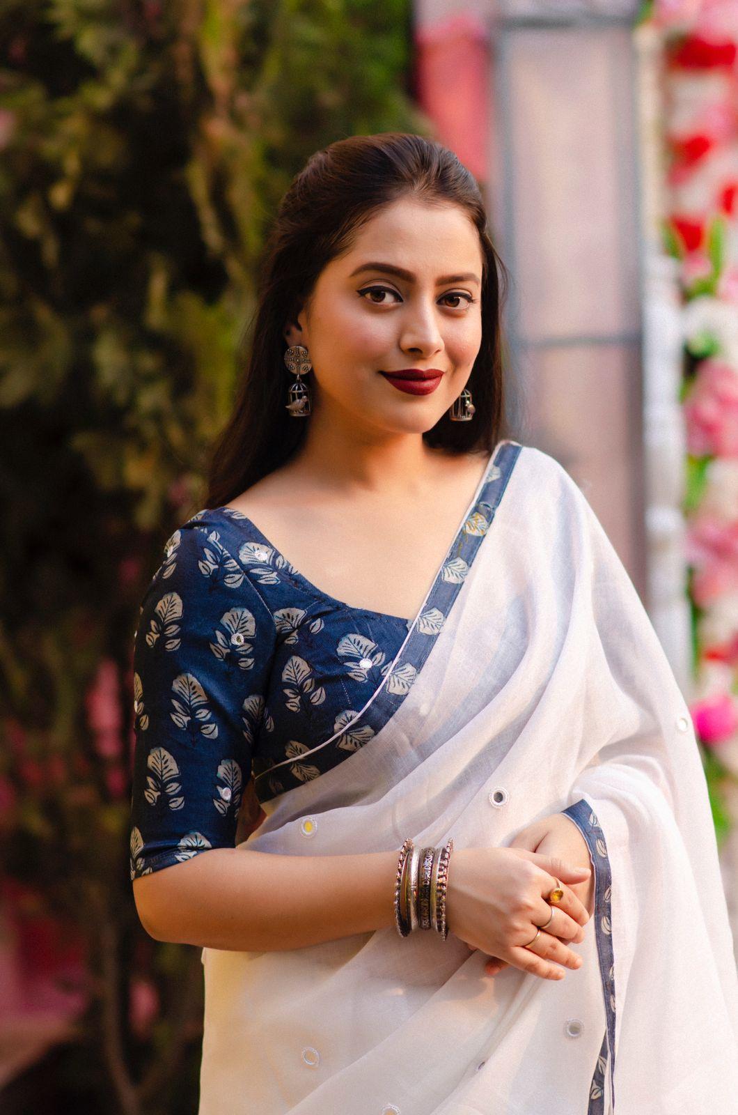 White Pure Linen Ethnic Motifs Saree with Unstitched Blouse - Hiral Fashion - Distacart