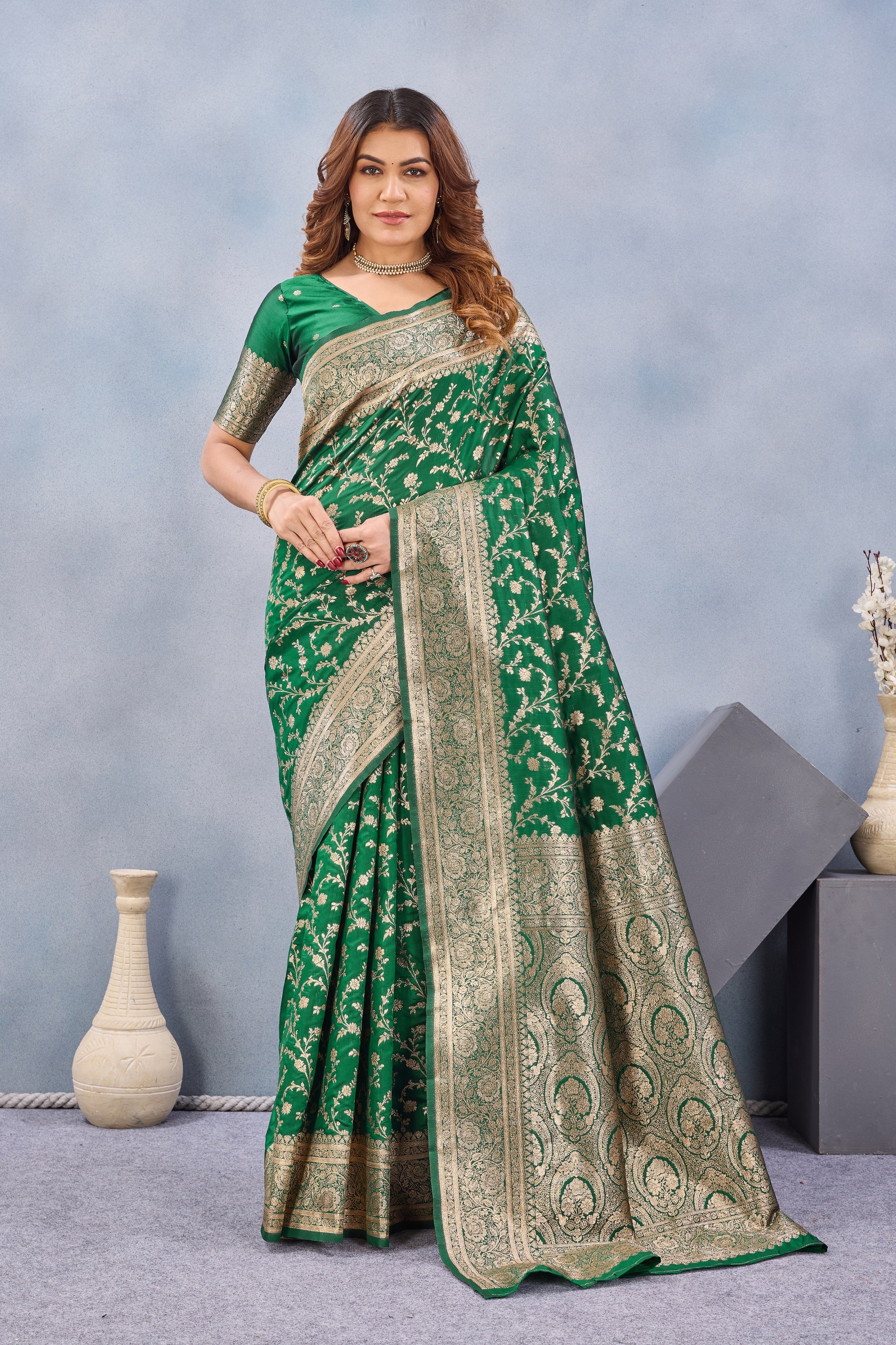 Divine International Trading Co Green Soft Silk Blend Banarasi Jacuard Work Designer Party Wear Saree With Unstitched Blouse Piece - Dista