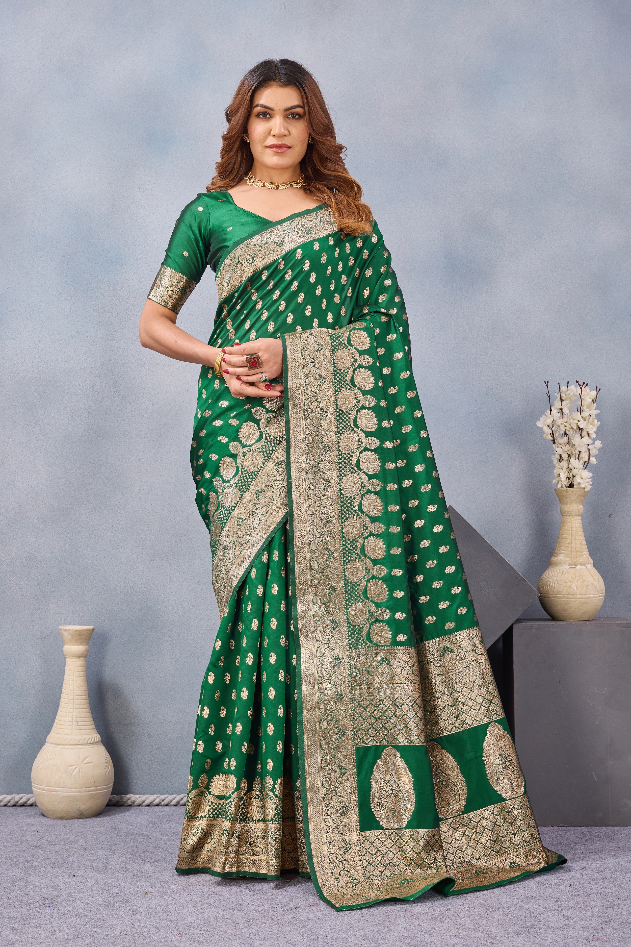 Divine International Trading Co Green Soft Silk Blend Banarasi Jacuard Work Designer Party Wear Saree With Unstitched Blouse Piece - Dista