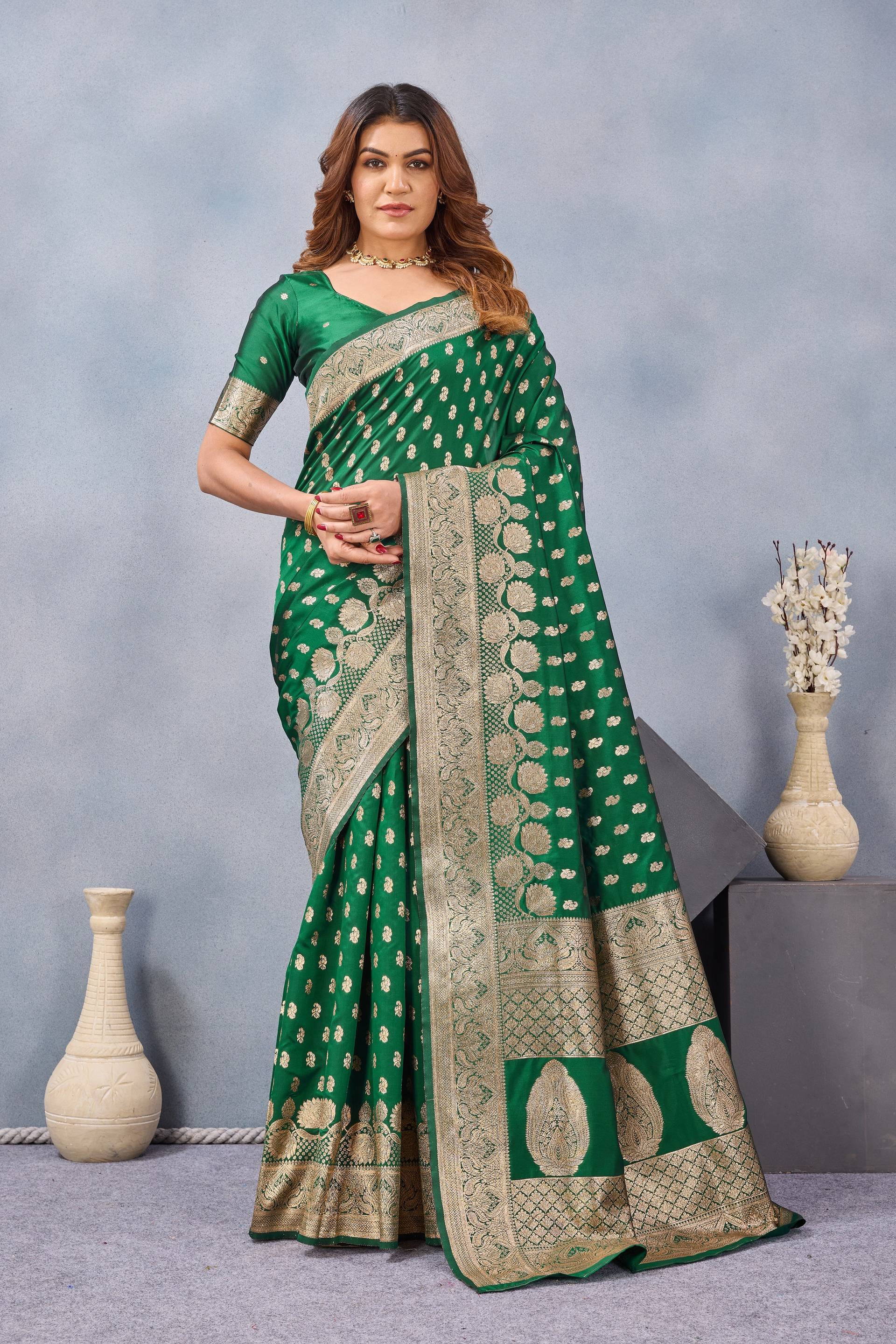 Divine International Trading Co Green Soft Silk Blend Banarasi Jacuard Work Designer Party Wear Saree With Unstitched Blouse Piece - Dista