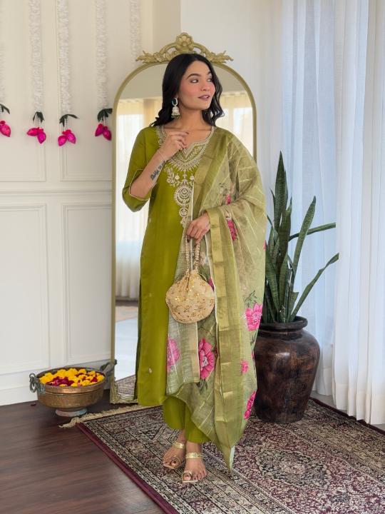 The52 Women's Viscose Embroidery work Straight Kurta with Pant and Dupatta Set