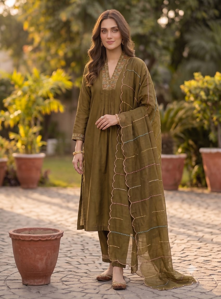 Teeya Creation Mehendi Green Embroidered Kurta Pant Set With Dupatta - Dista