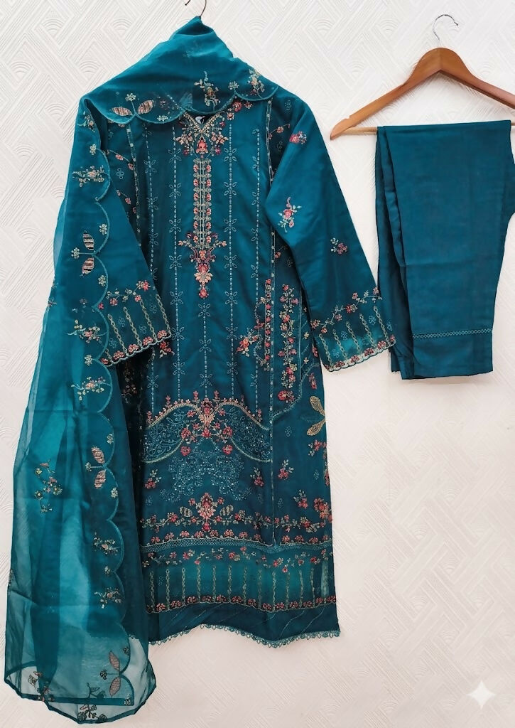 Teeya Creation Womens New Net With Heavy Embroiedery With Sequence Work Kurta Set - Dista
