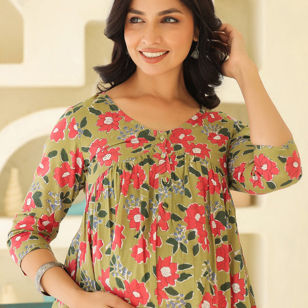 Janasya Dark Cotton Floral Gathered Kurta