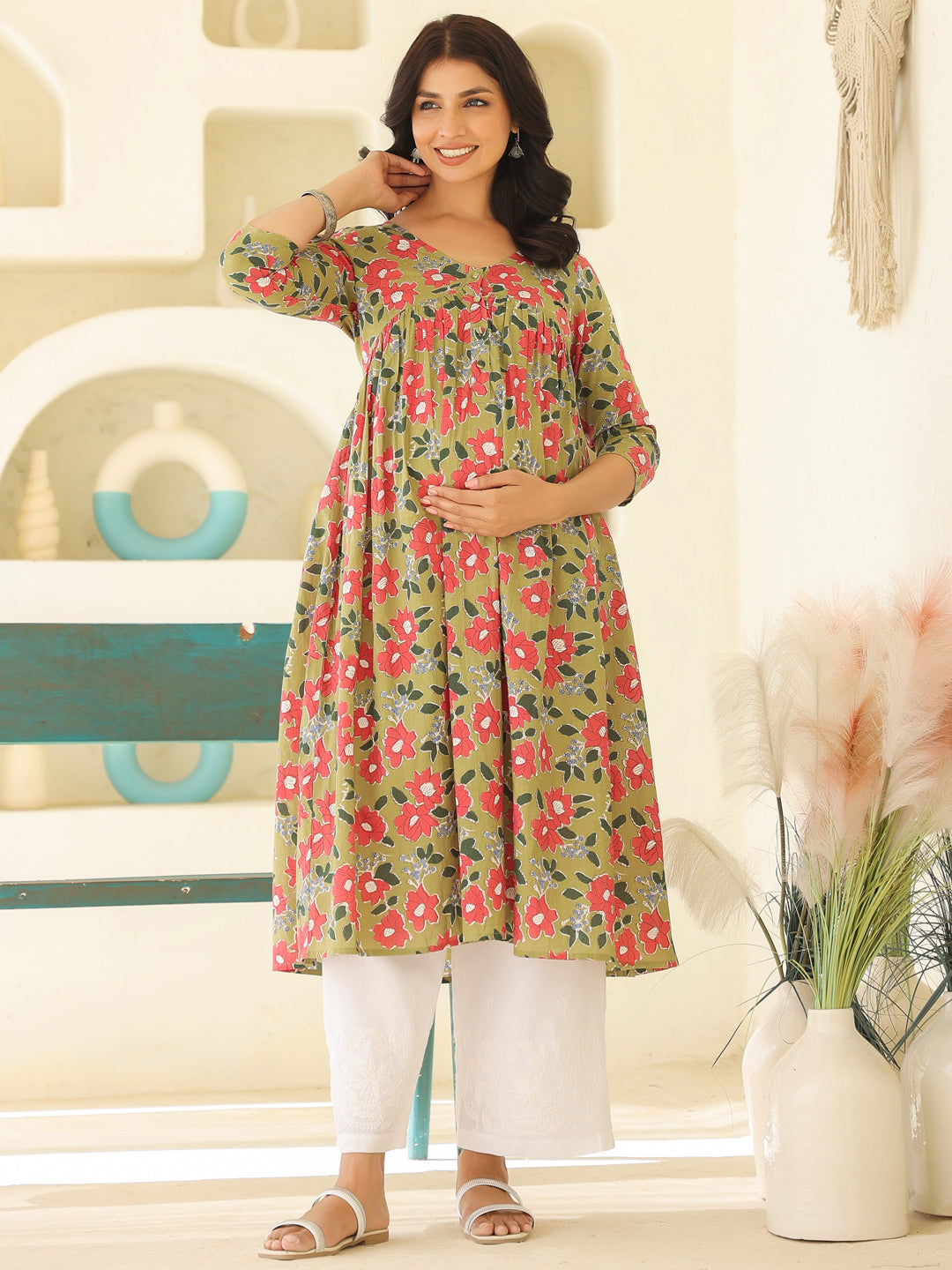 Janasya Dark Cotton Floral Gathered Kurta