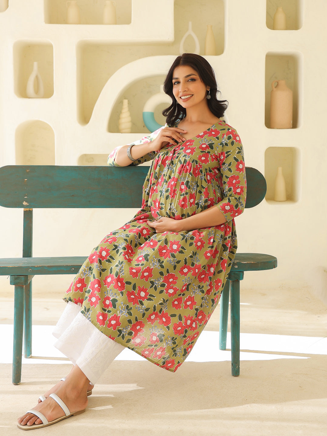 Janasya Dark Cotton Floral Gathered Kurta