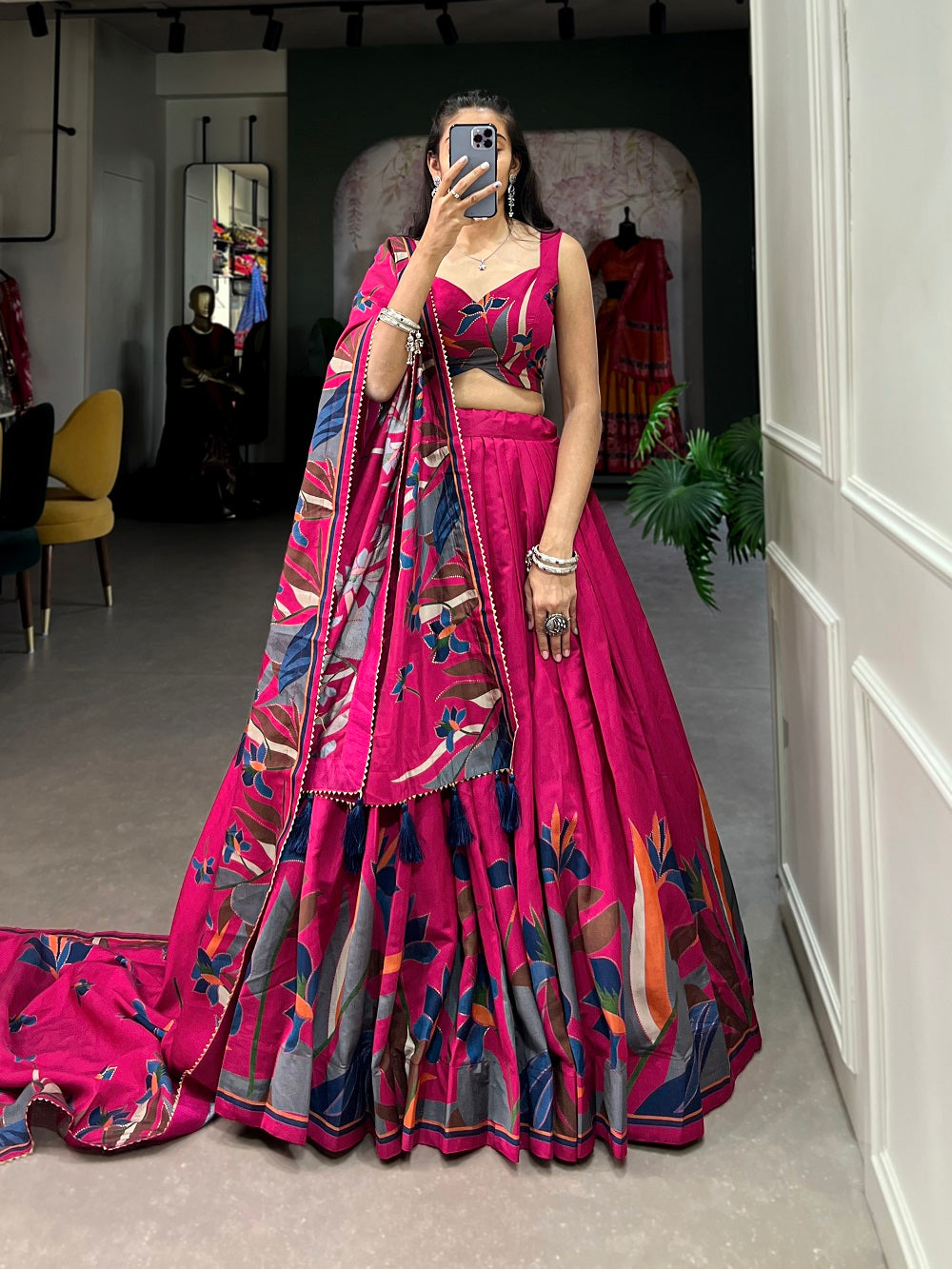 Malishka Womens Pink Dola Silk With Foil Print Lehenga Choli Set