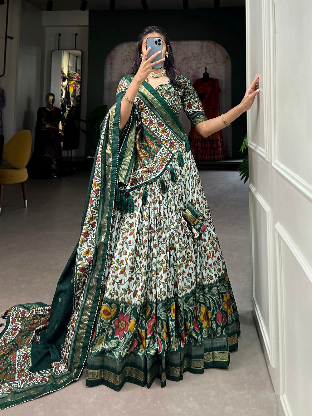 Malishka Womens Green Dola Silk With Foil Print Lehenga Choli Set