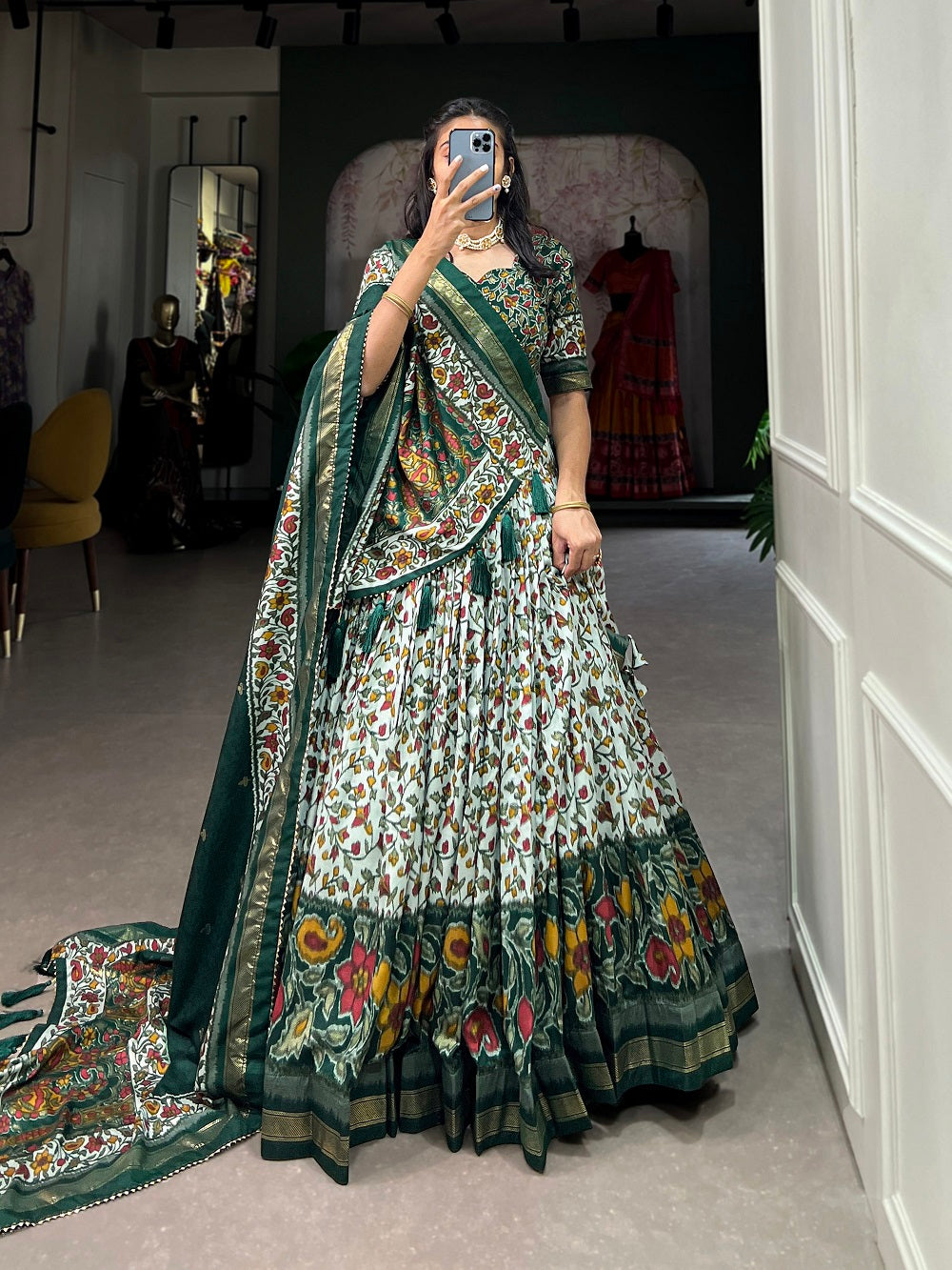 Malishka Womens Green Dola Silk With Foil Print Lehenga Choli Set