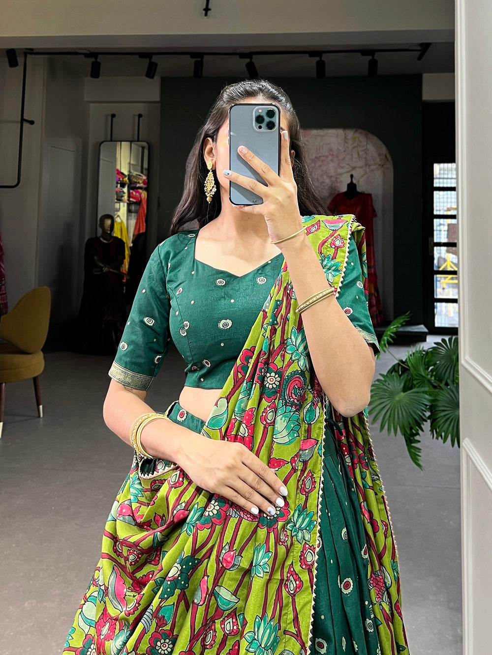 Malishka Womens Green Dola Silk With Foil Print Lehenga Choli Set