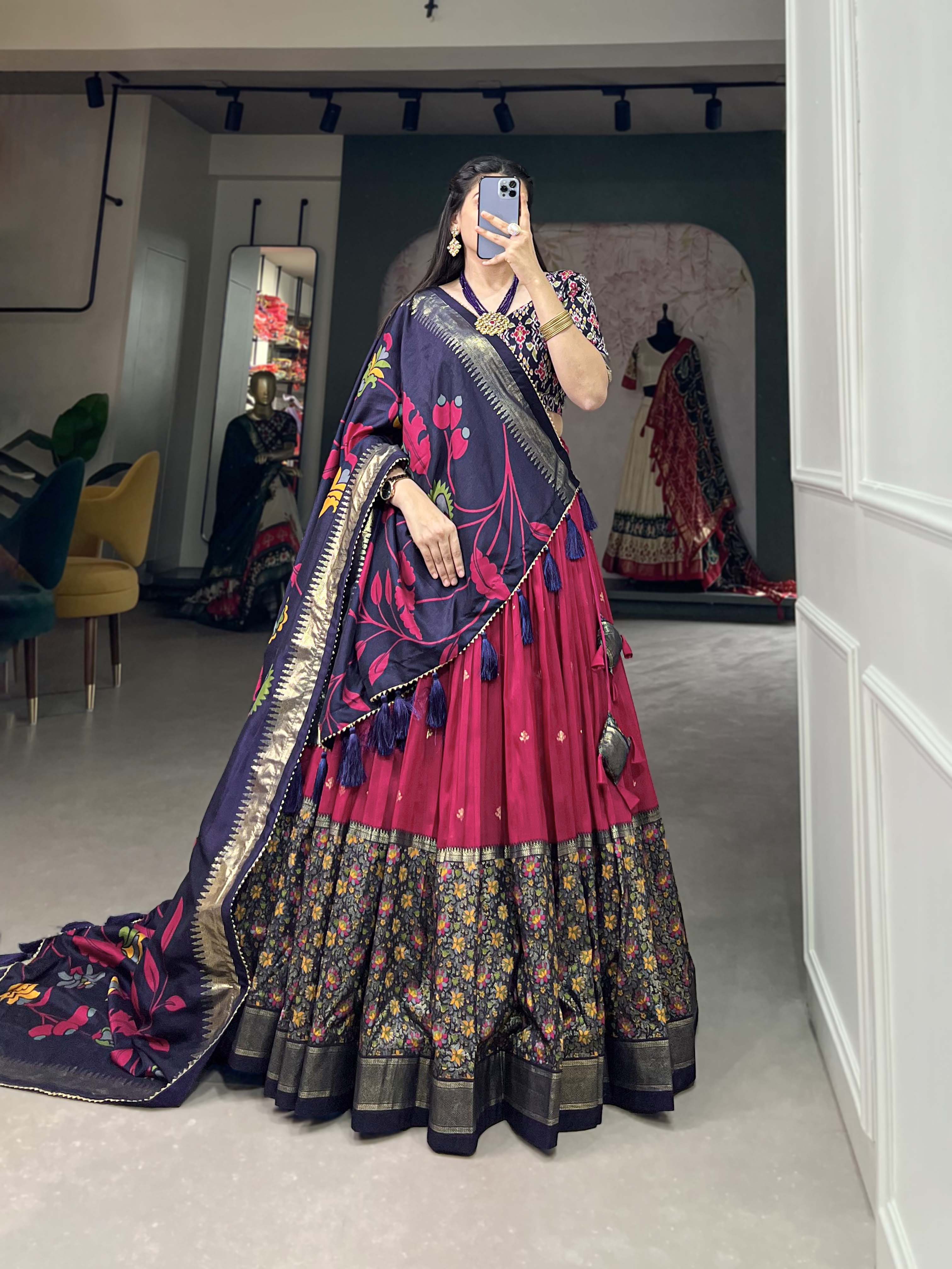 Malishka Womens Pink Dola Silk With Foil Print Lehenga Choli Set