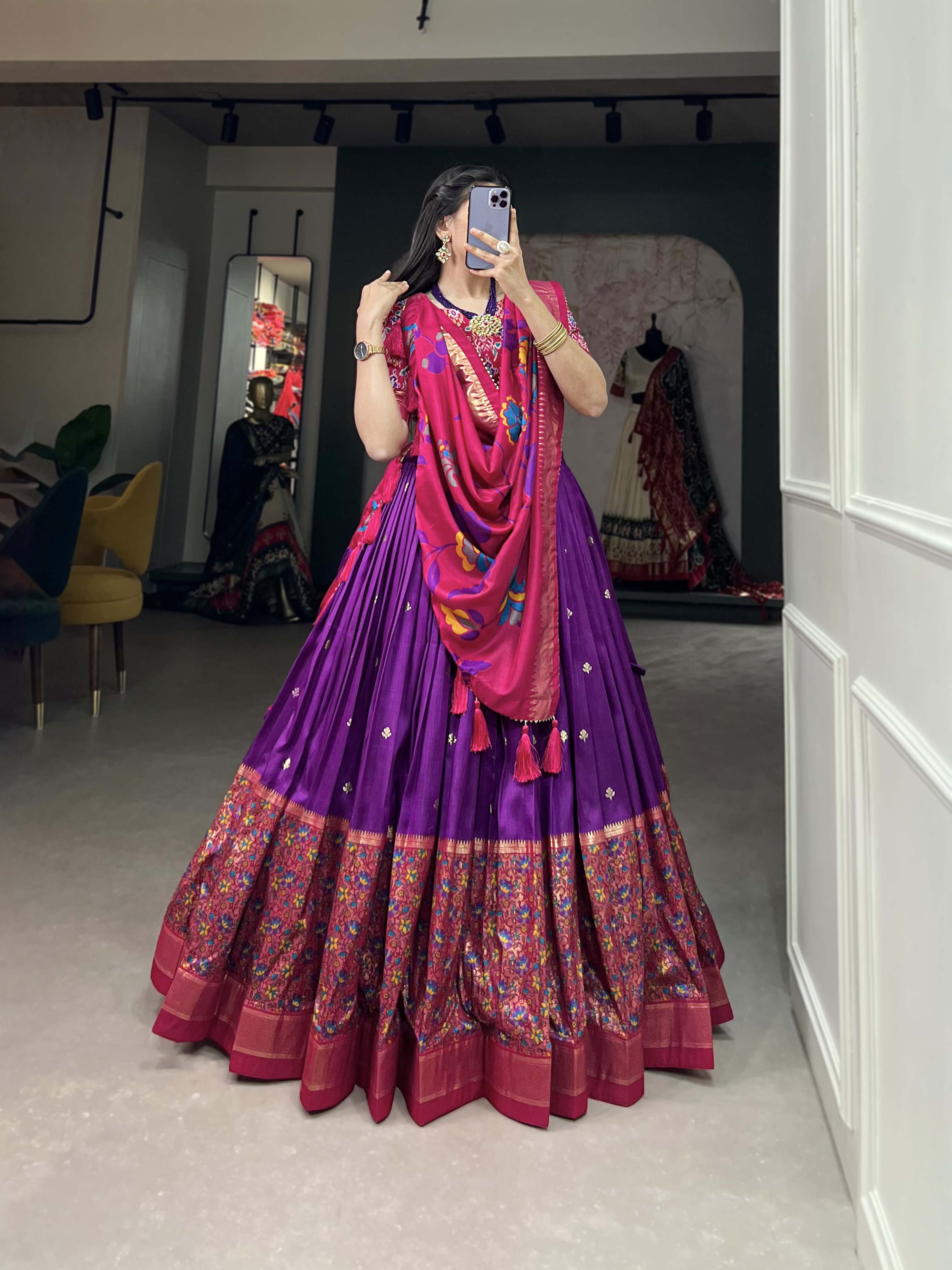 Malishka Womens Purple Dola Silk With Foil Print Lehenga Choli Set