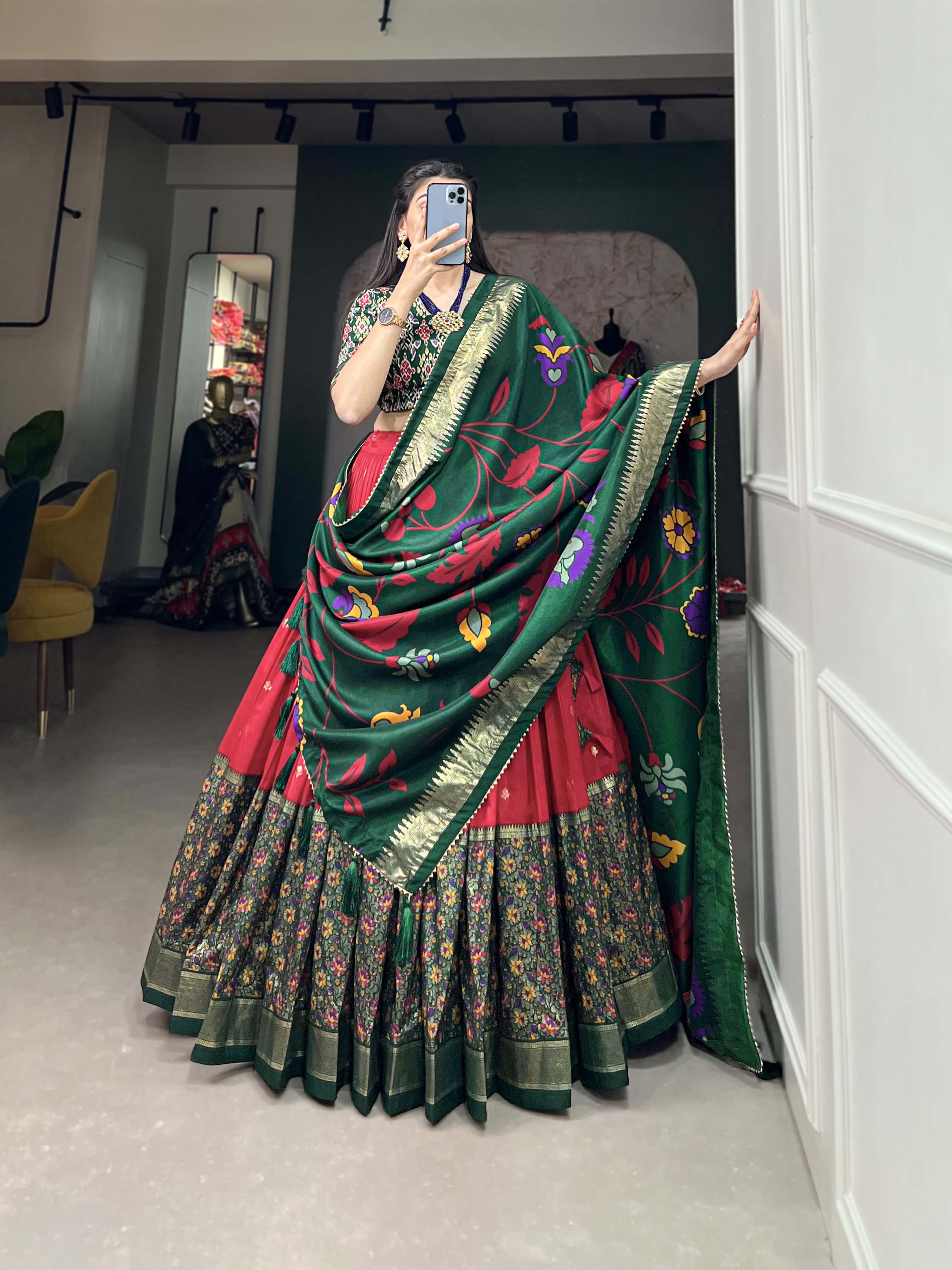 Malishka Womens Red Dola Silk With Foil Print Lehenga Choli Set