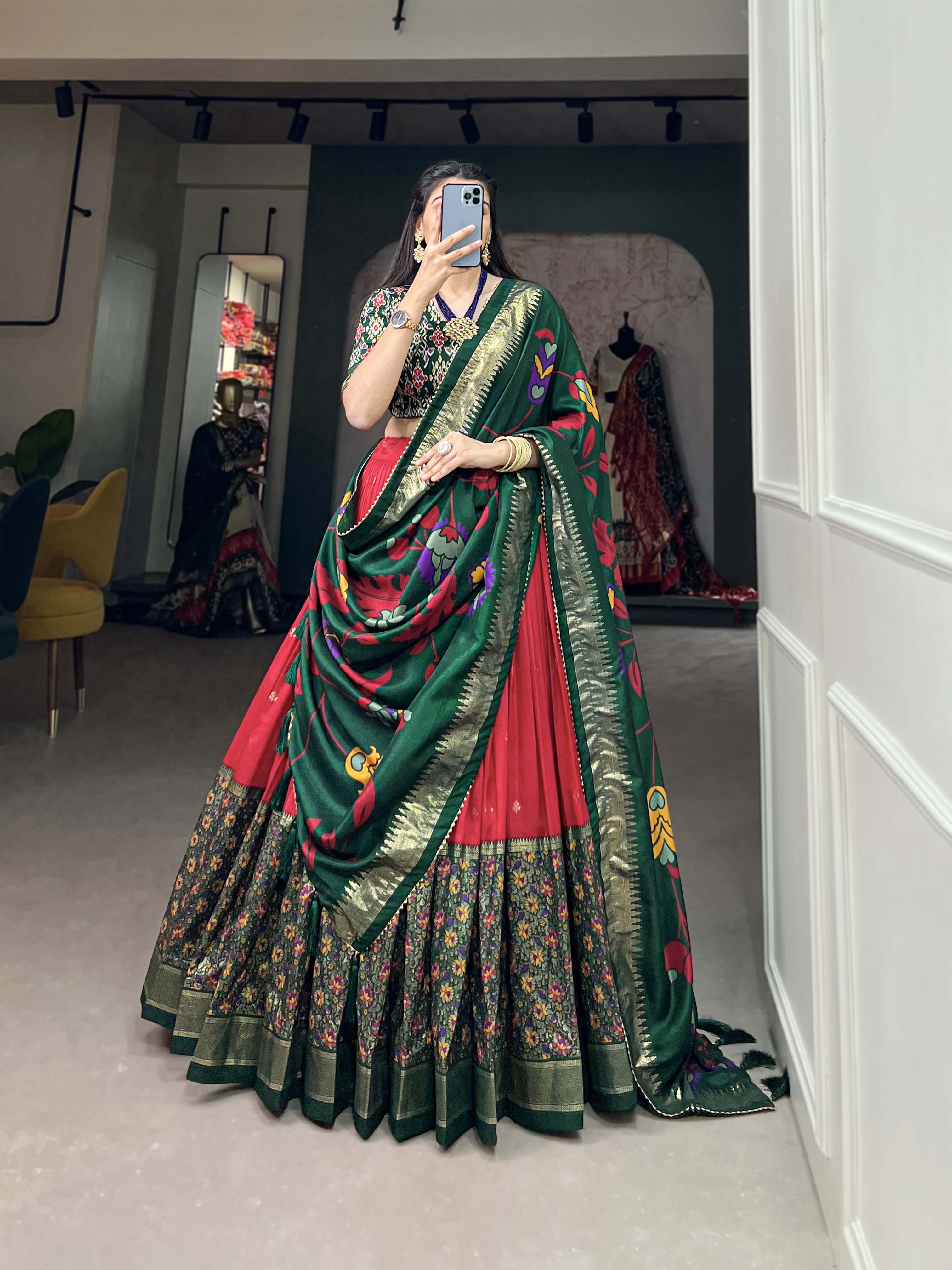 Malishka Womens Red Dola Silk With Foil Print Lehenga Choli Set