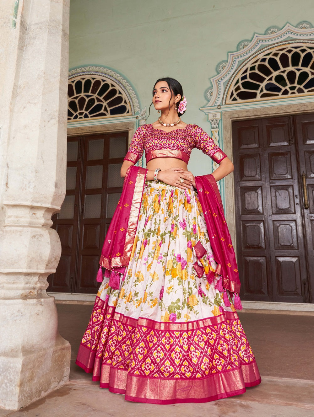 Malishka Womens Pink Dola Silk With Foil Print Lehenga Choli Set