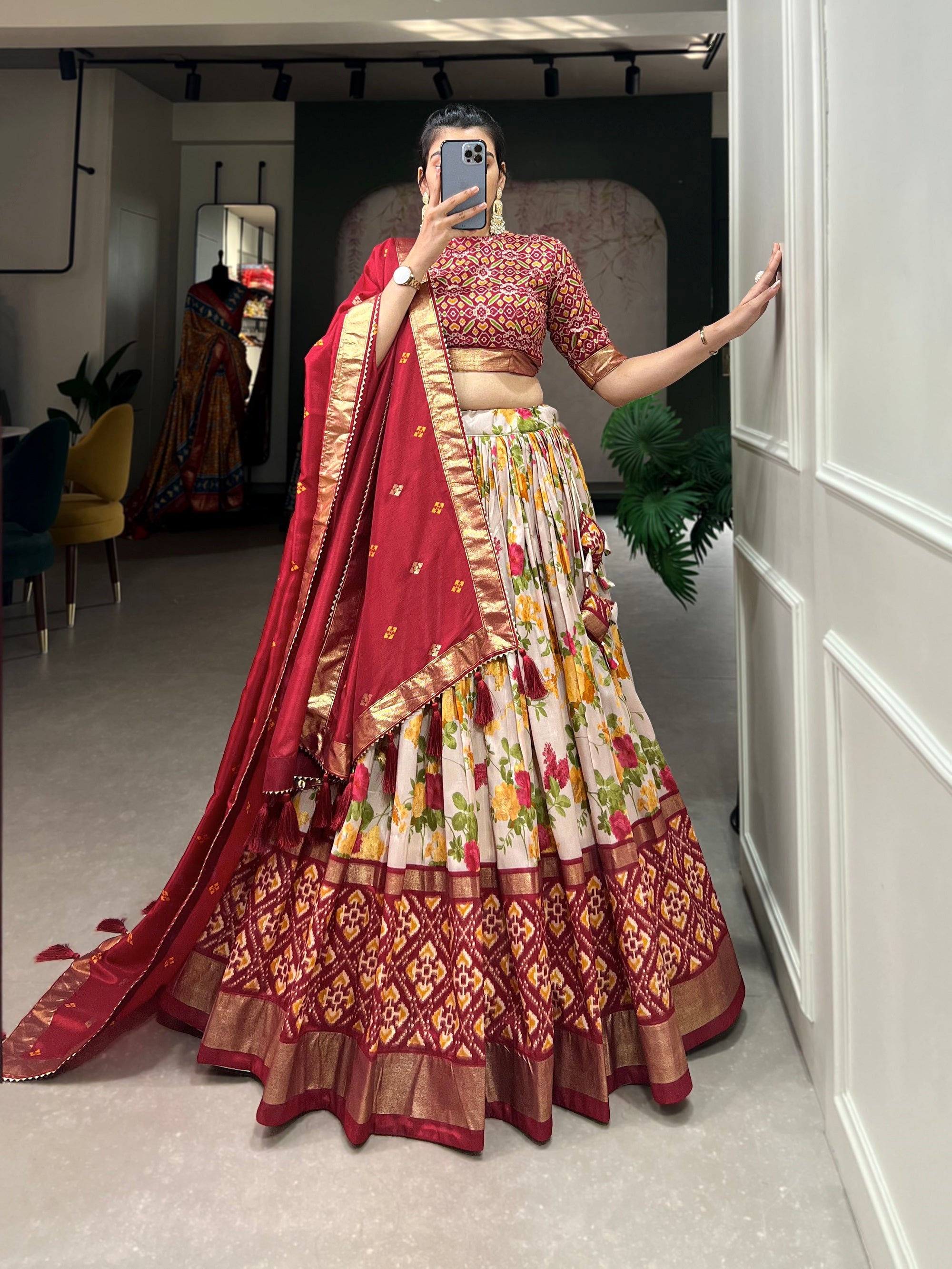 Malishka Womens Red Dola Silk With Foil Print Lehenga Choli Set